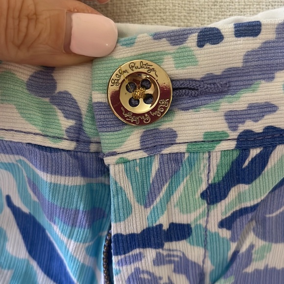 Lilly Pulitzer Buttercup Short. Size 8 - Picture 7 of 7